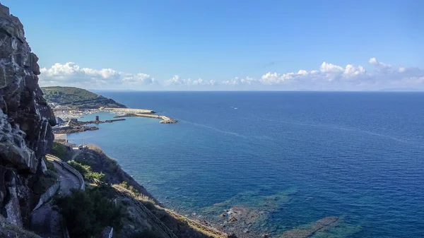 Sardaigne est une île italienne magnifique en mer Méditerranée — Photo