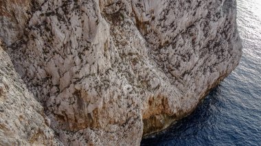 Sardunya Akdeniz 'de güzel bir İtalyan adasıdır.