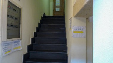 Sardunya Akdeniz 'de güzel bir İtalyan adasıdır.