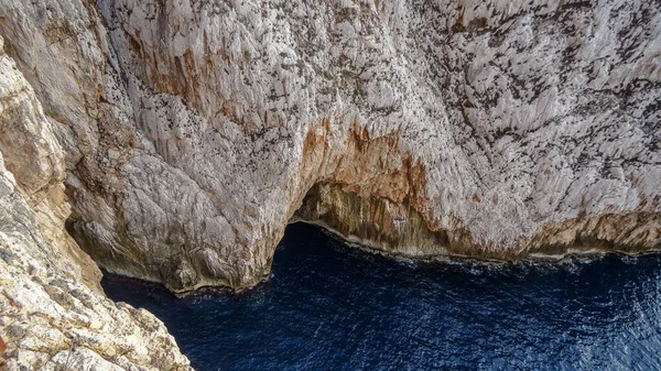 Sardunya Akdeniz 'de güzel bir İtalyan adasıdır.