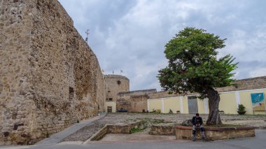 Sardunya Akdeniz 'de güzel bir İtalyan adasıdır.