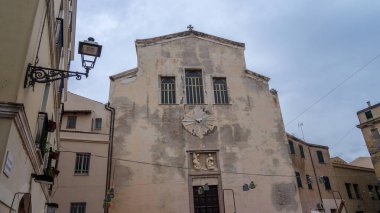 Sardunya Akdeniz 'de güzel bir İtalyan adasıdır.