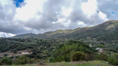 Sardunya Akdeniz 'de güzel bir İtalyan adasıdır.