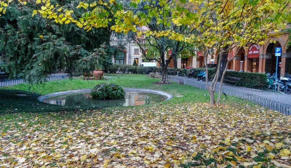 Bolonia é uma cidade italiana popular — Fotografia de Stock