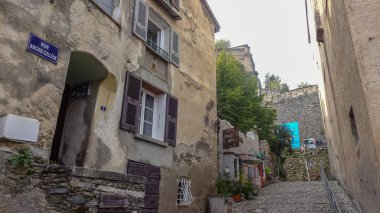 Korsika Akdeniz 'de güzel bir Fransız adasıdır.