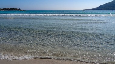 Korsika Akdeniz 'de güzel bir Fransız adasıdır.