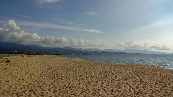 Κορσική είναι ένα όμορφο γαλλικό νησί στη Μεσόγειο θάλασσα — Φωτογραφία Αρχείου