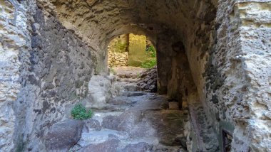 Sardunya Akdeniz 'de güzel bir İtalyan adasıdır.