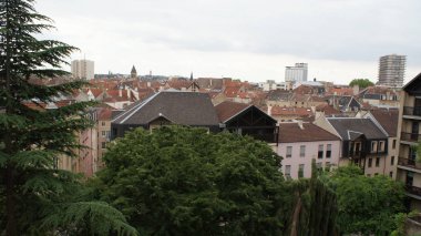 Metz, Fransa 'nın Lorraine şehrinde güzel bir şehirdir.