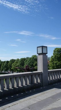 Oslo Norveç 'in başkenti, parkları olan güzel bir şehir.