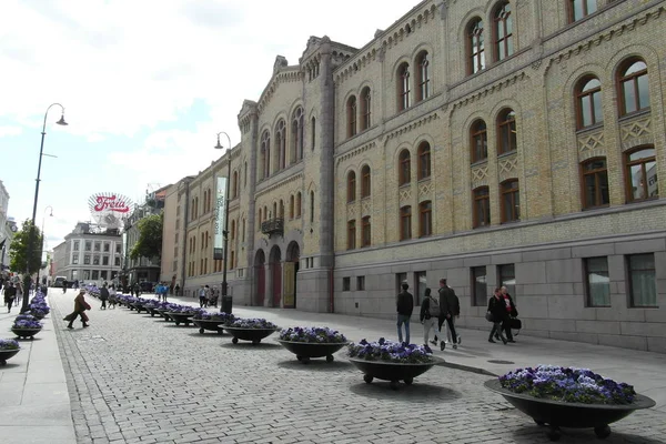 Oslo är en huvudstad i Norge, vacker stad med parker — Stockfoto