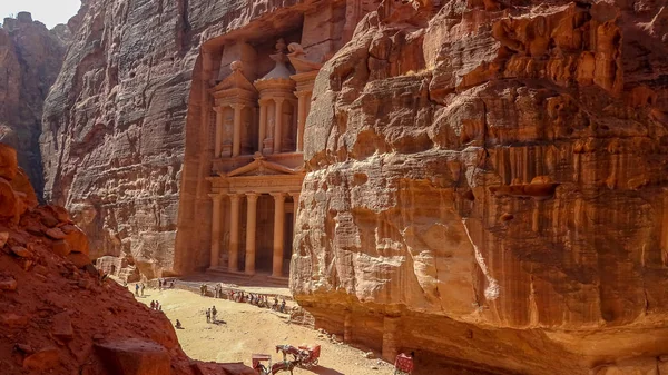 Petra est une ville ancienne en Jordanie — Photo