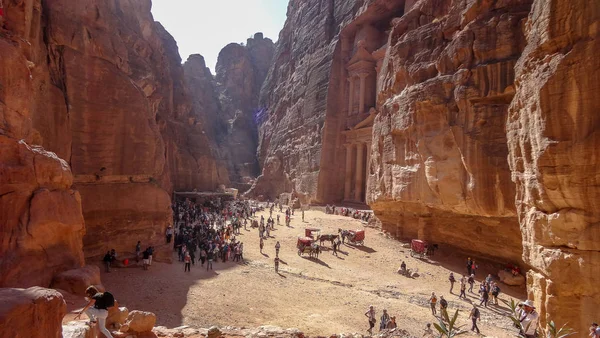 Petra é uma cidade antiga na Jordânia — Fotografia de Stock