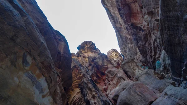 Petra es una antigua ciudad en Jordania — Foto de Stock