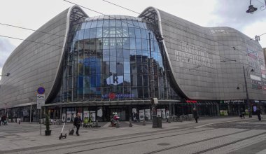 Katowice, Polonya 'nın güneyinde güzel bir şehirdir..