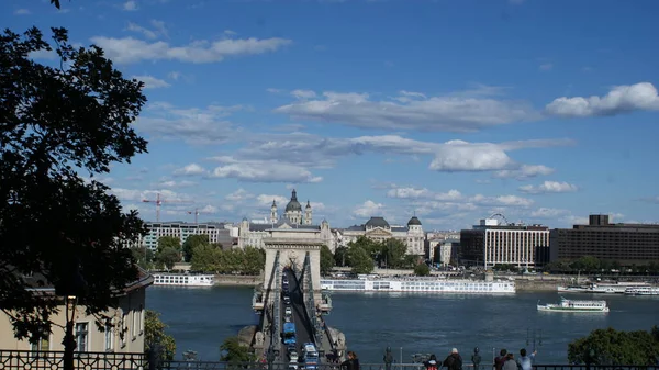 La capital de Hungría, la hermosa ciudad de Budapest — Foto de Stock