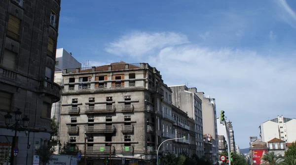 La antigua y muy hermosa ciudad española de Vigo — Foto de Stock