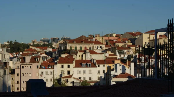 Lizbona jest stolicą Portugalii i bardzo pięknym miastem. — Zdjęcie stockowe