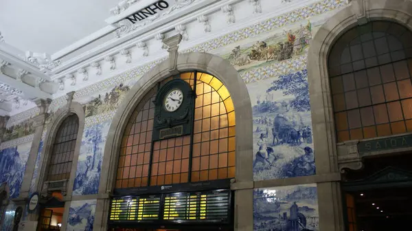 Das schöne Porto - Stadt in Portugal in der Nähe des Ozeans — Stockfoto