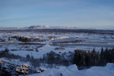 İzlanda 'nın çarpıcı doğası ve mimarisi