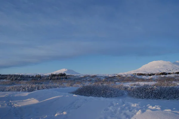 La nature et l'architecture magnifiques de l'Islande — Photo