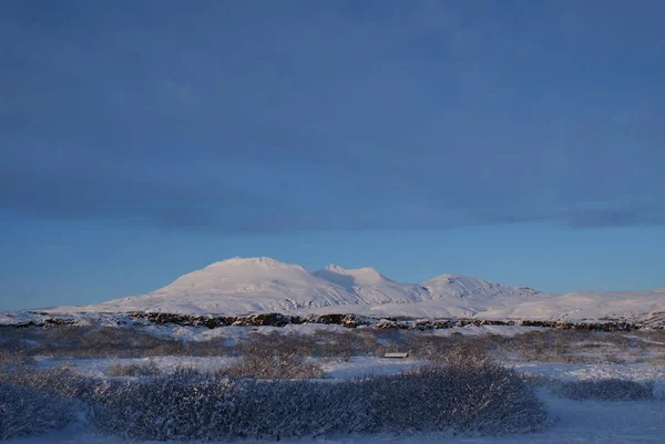 La nature et l'architecture magnifiques de l'Islande — Photo