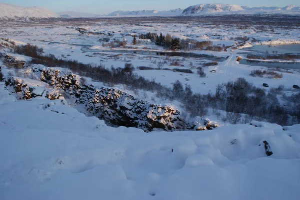 La impresionante naturaleza y arquitectura de Islandia — Foto de Stock