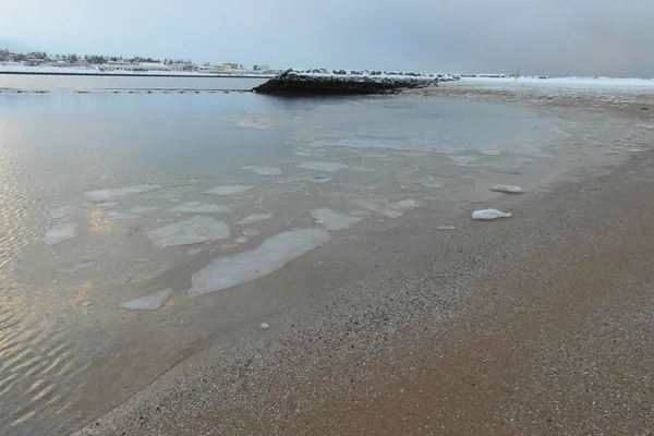 La nature et l'architecture magnifiques de l'Islande — Photo