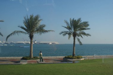 Doha, Katar 'ın başkentidir, alışılmadık bir şehirdir.