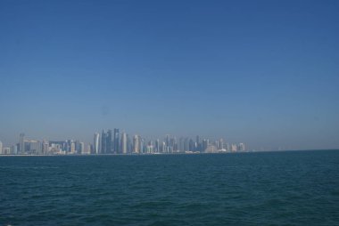 Doha, Katar 'ın başkentidir, alışılmadık bir şehirdir.