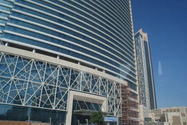 Doha, Katar 'ın başkentidir, alışılmadık bir şehirdir.