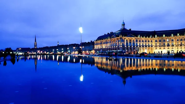 Bordeaux Fransa 'da güzel bir şehirdir.