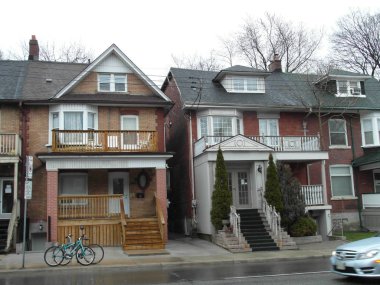 Toronto Kanada 'da güzel bir şehirdir.