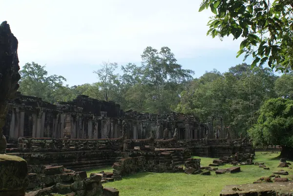Angkor Wat är ett hinduiskt tempel i Kambodja — Stockfoto
