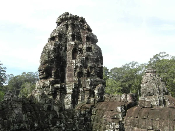 Angkor Wat é um templo hindu no Camboja — Fotografia de Stock