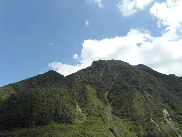 Banos ist eine Stadt in Ecuador, Südamerika — Stockfoto