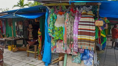 Karayip Denizi, Jamaika. Parlak bitki örtüsü ve Ocho Rios şehrinin yaşamı. Yıl boyunca tatil için büyüleyici bir tatil yeri.