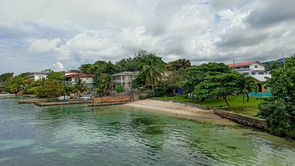 Mar Dei Caraibi Giamaica Luminosa Vegetazione Vita Della Città Ocho — Foto Stock
