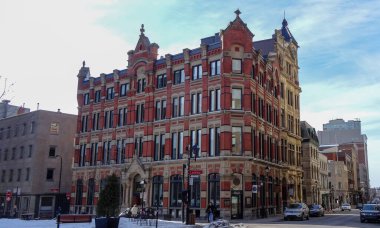 Montreal, Kanada 'nın kültürel başkentidir. Güzel şehir
