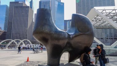 Toronto 'nun çarpıcı mimarisi. Kanada, Ontario. Burada çok güzel bir hayat var, gezip görmek ilginç.