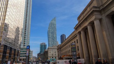 Toronto 'nun çarpıcı mimarisi. Kanada, Ontario. Burada çok güzel bir hayat var, gezip görmek ilginç.
