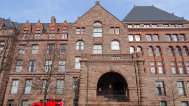 Toronto 'nun çarpıcı mimarisi. Kanada, Ontario. Burada çok güzel bir hayat var, gezip görmek ilginç.