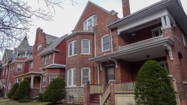 Toronto 'nun çarpıcı mimarisi. Kanada, Ontario. Burada çok güzel bir hayat var, gezip görmek ilginç.