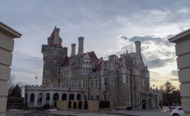 Toronto 'nun çarpıcı mimarisi. Kanada, Ontario. Burada çok güzel bir hayat var, gezip görmek ilginç.