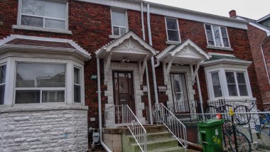 Toronto 'nun çarpıcı mimarisi. Kanada, Ontario. Burada çok güzel bir hayat var, gezip görmek ilginç.