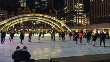 Toronto 'nun çarpıcı mimarisi. Kanada, Ontario. Burada çok güzel bir hayat var, gezip görmek ilginç.