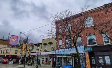 Toronto 'nun çarpıcı mimarisi. Kanada, Ontario. Burada çok güzel bir hayat var, gezip görmek ilginç.