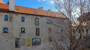 Bratislava 'daki eski merkez. Slovakya mimarisi basit ama çok güzeldir. Slovakya 'nın başkentinde harika evler. Saray ve sokaklar.