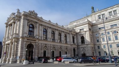 Damarlar müzik ve ışık saraylarının şehridir. Parklar, güzel mimari, çarpıcı katedral, lezzetli yemekler. Harika sokaklar.