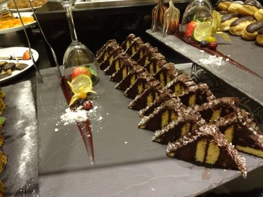 Türk Rivierası. Güzel bir yerde güzel bir tatil, Lara köyü, Antalya çevresi